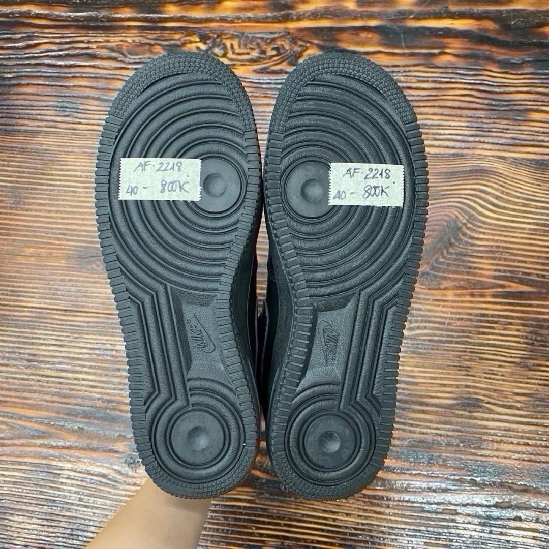 Af2218 - AF1 Mid All Black - 40