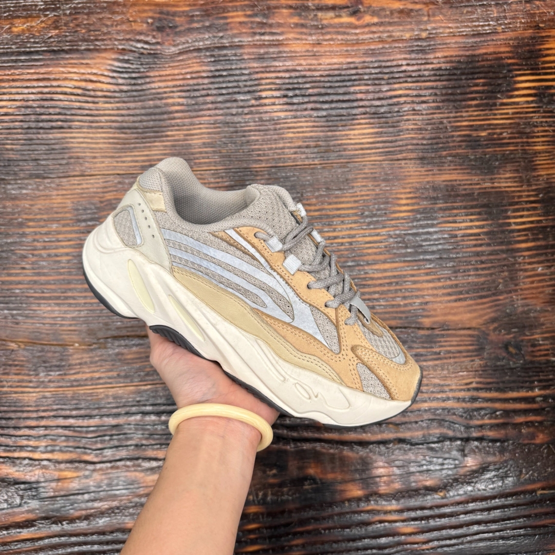 Cs177 - Yezzy 700 V2 Cream - 37