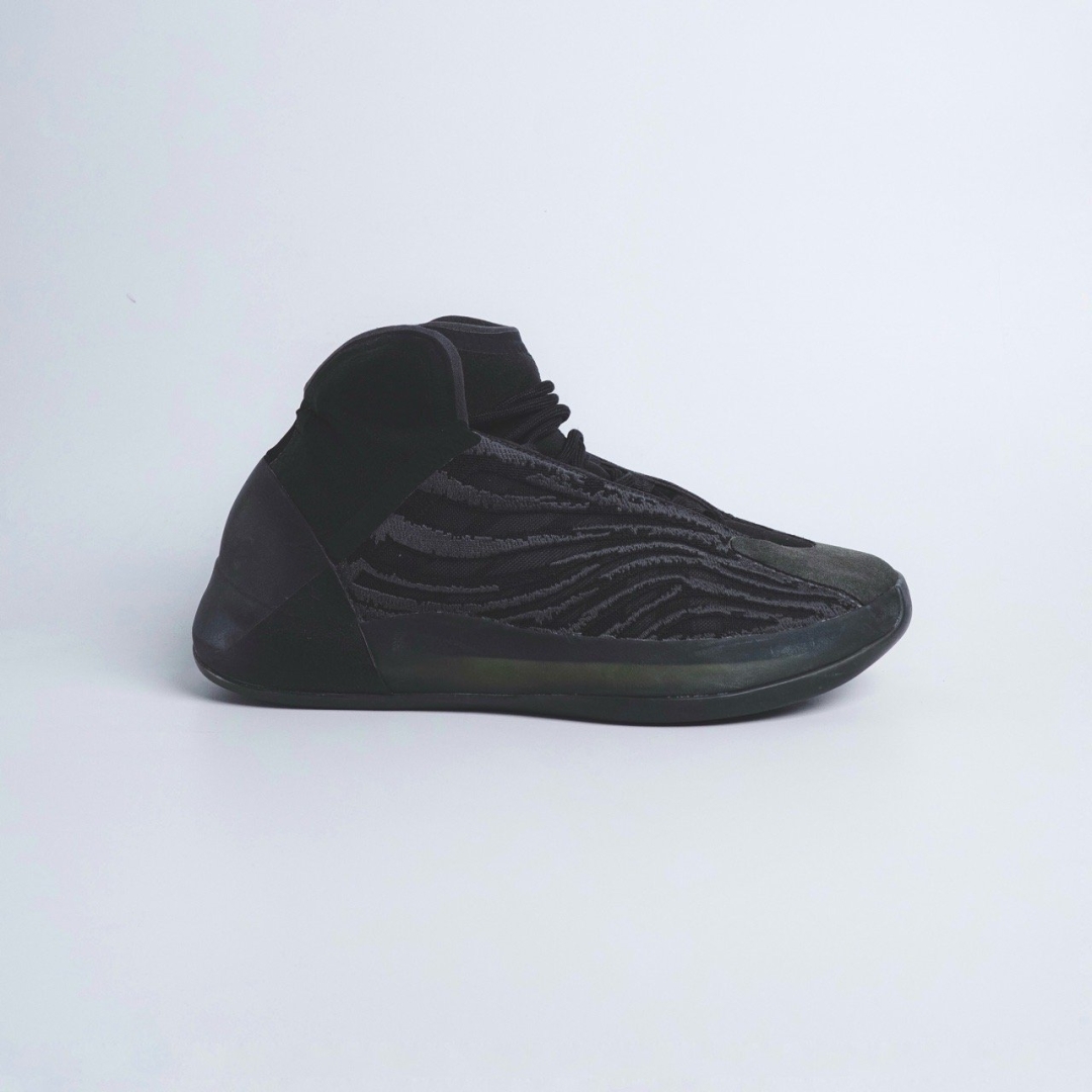 cs2875 - Yezzy Quantum Onyx - 43