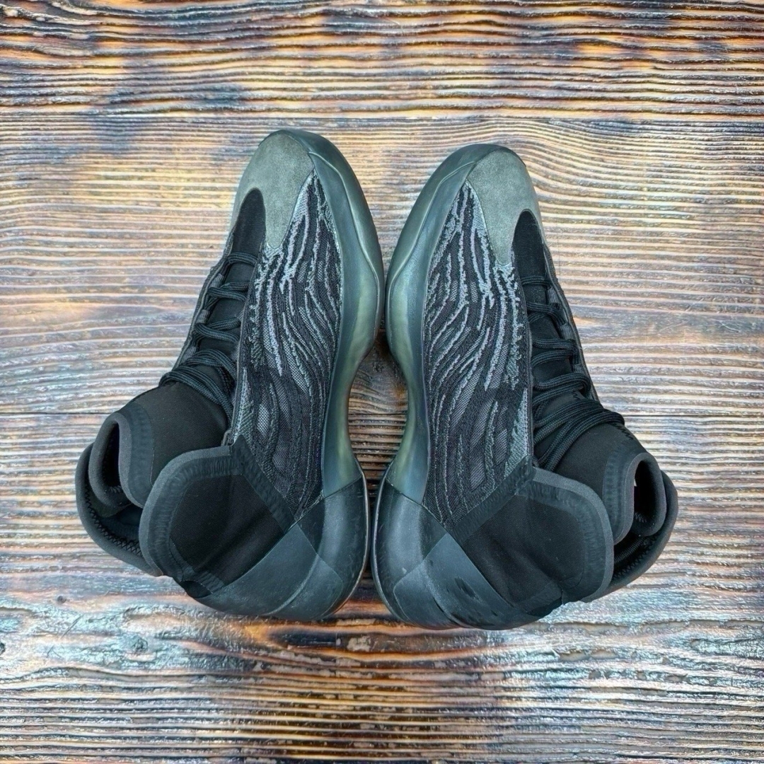 cs2875 - Yezzy Quantum Onyx - 43