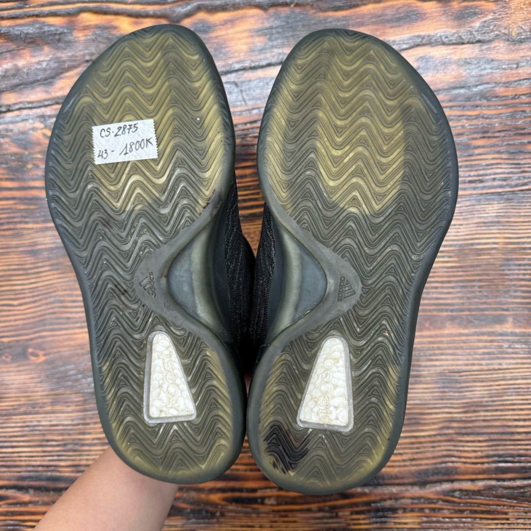 cs2875 - Yezzy Quantum Onyx - 43