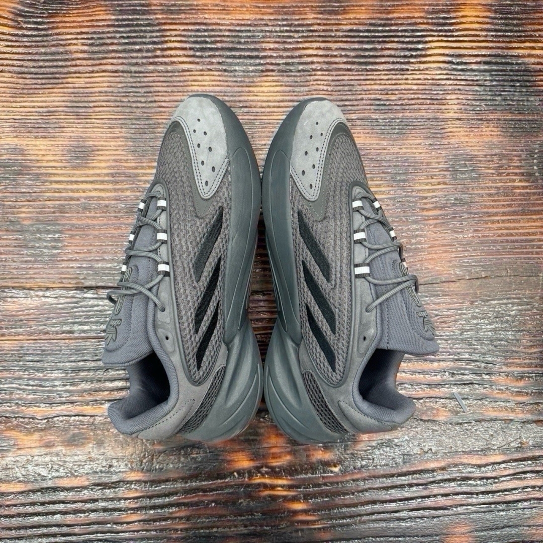 cs3129 - Ozweego Black DS FB - 42