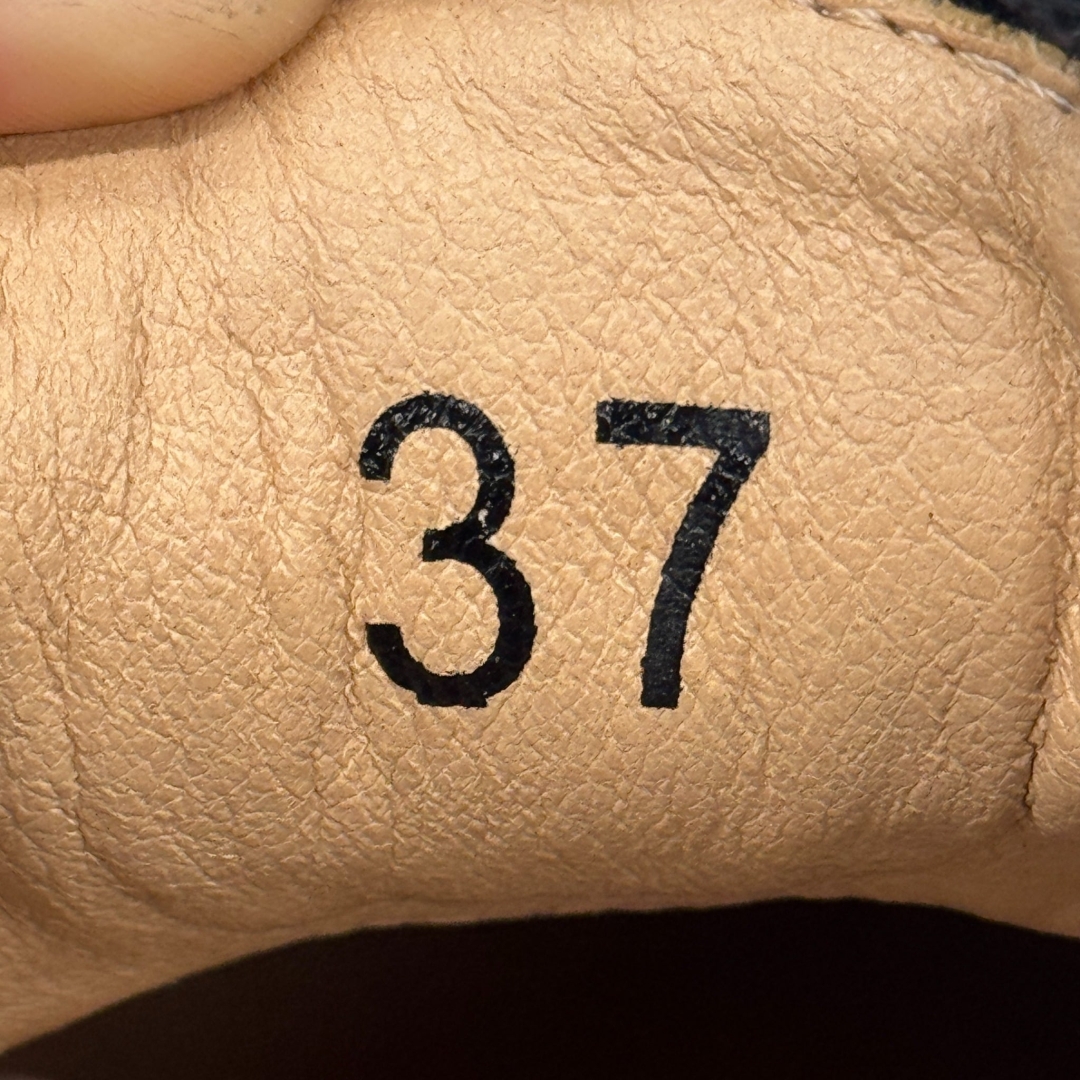 cs3300 - Smilerepublic Black Beige - 37