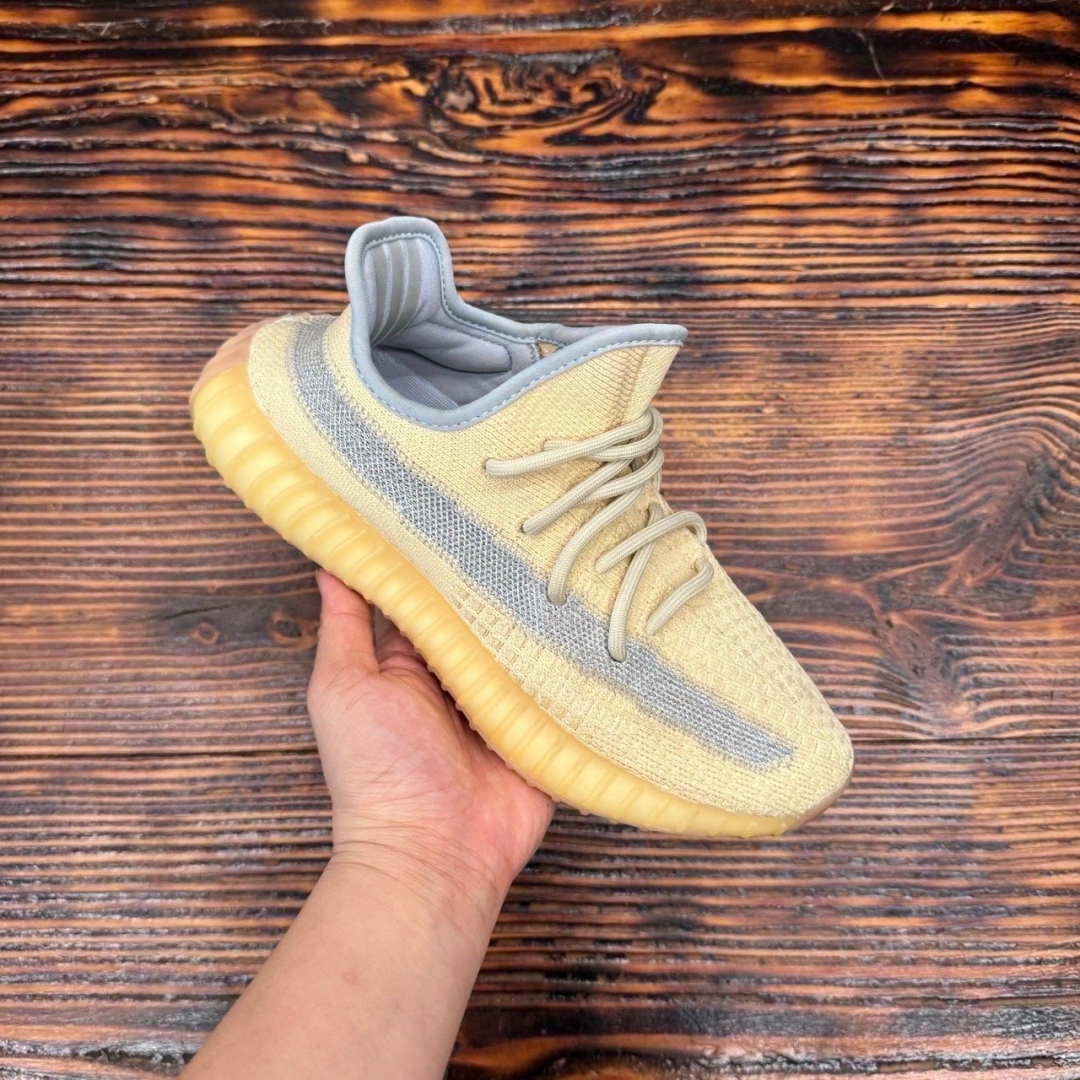 cs3667 - Yezzy 350 V2 Linen - 37