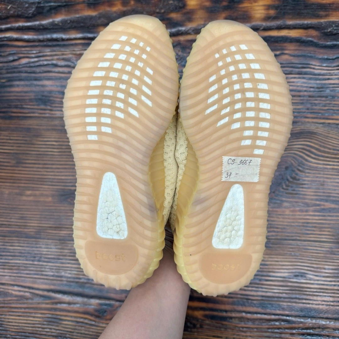 cs3667 - Yezzy 350 V2 Linen - 37