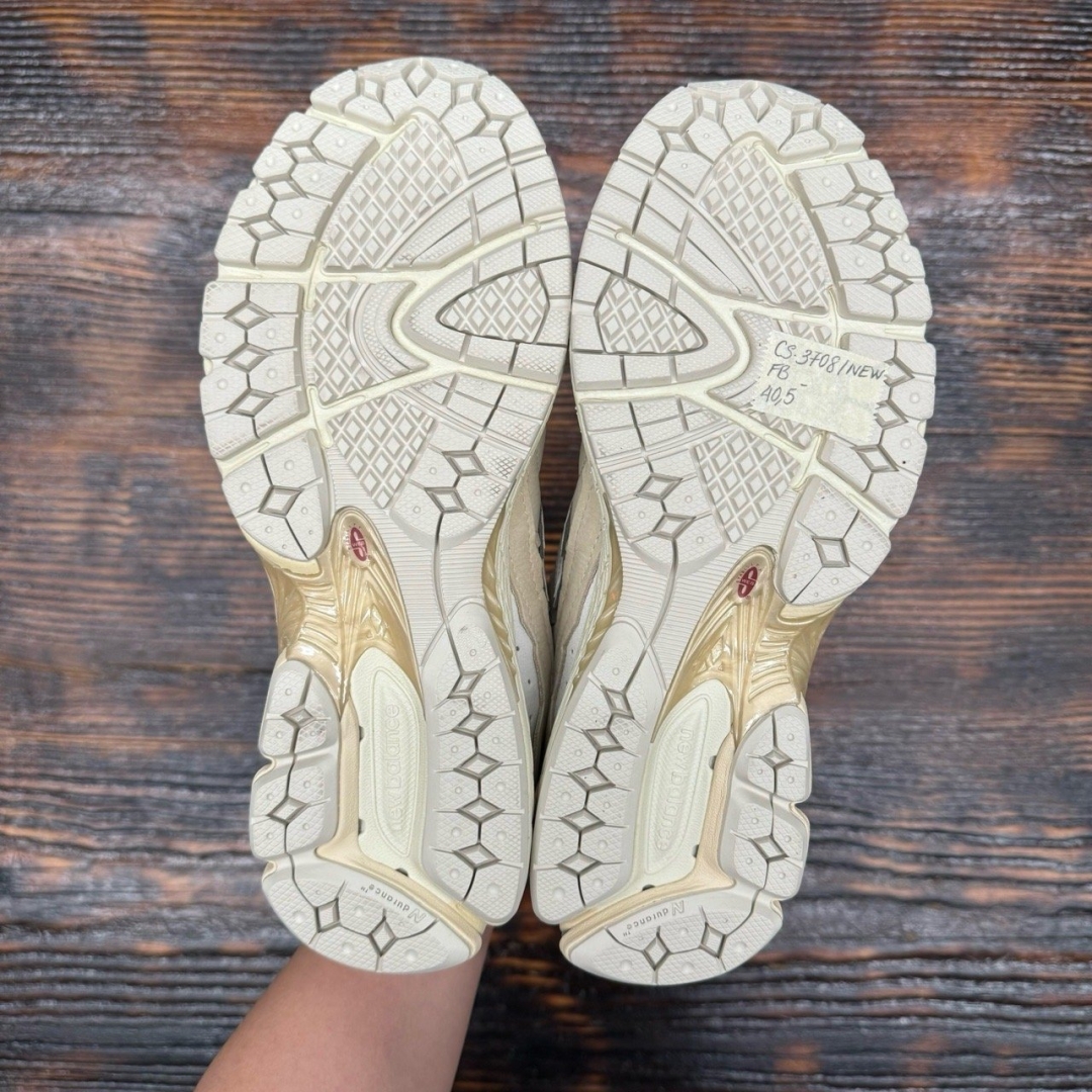 cs3708 - NBL2002 Protection Pack Sandstone DS FB - 40.5