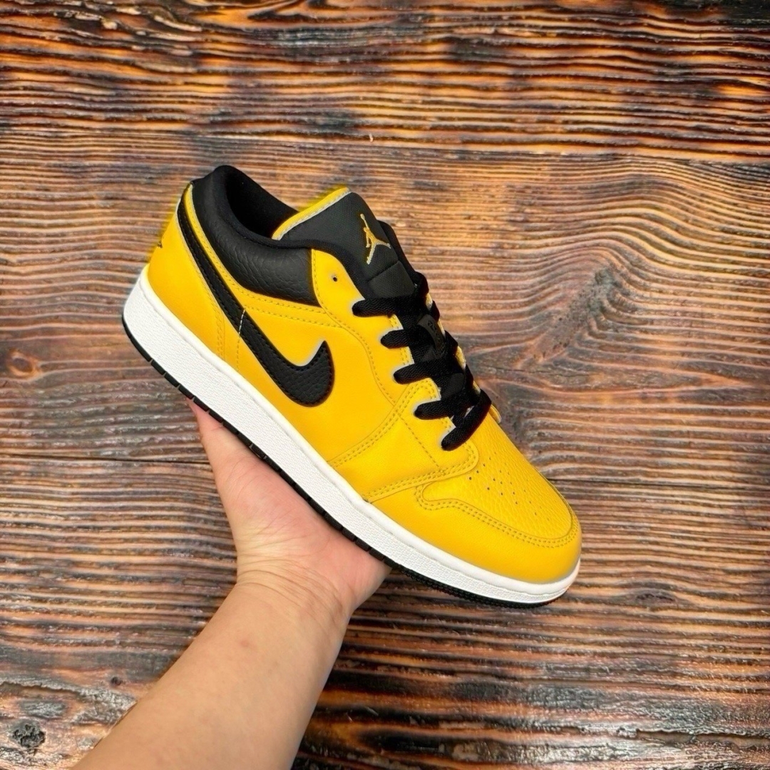 jd2889 - 1S Low University Gold Black LN - 40