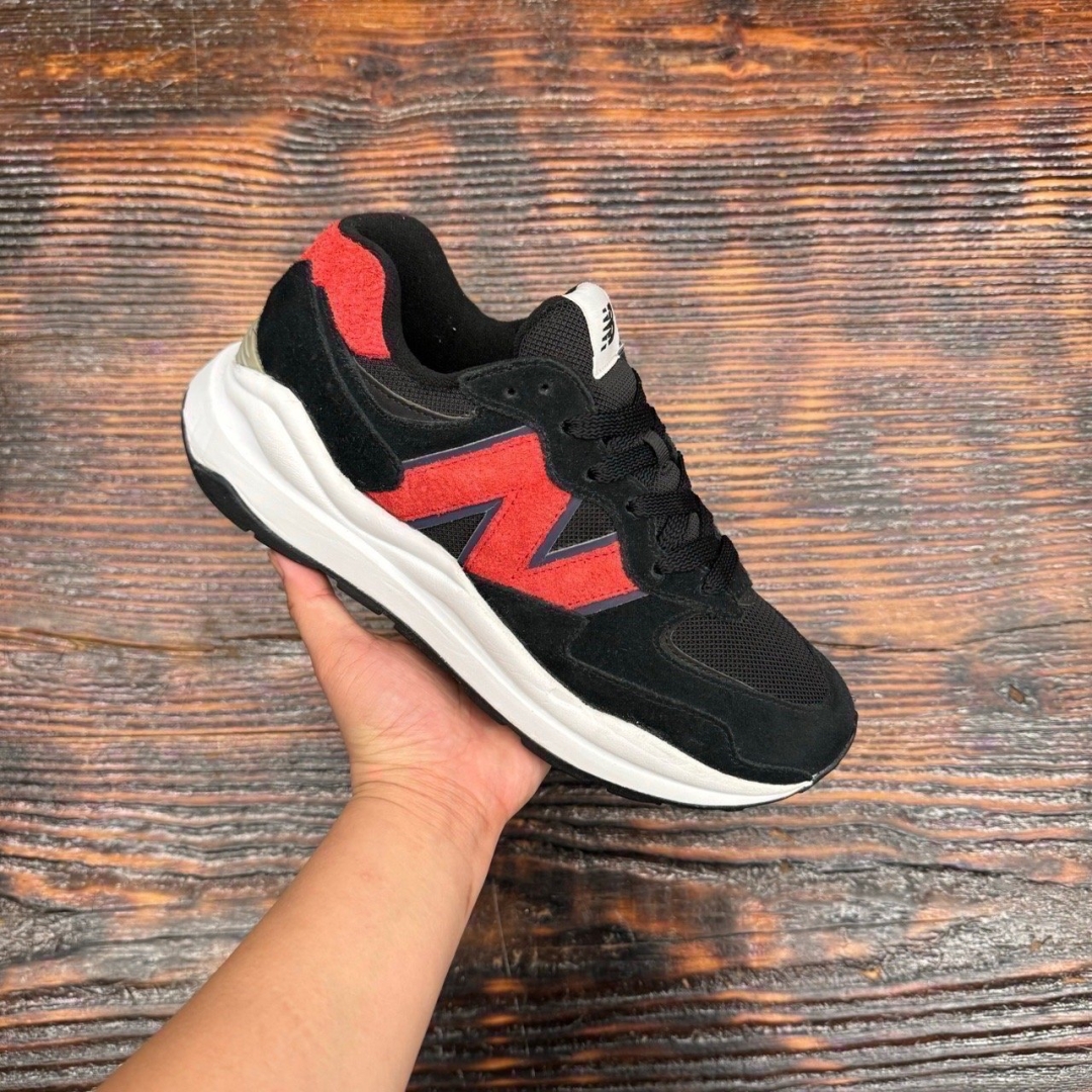 NBL 57/40 BLACK RED DS FB - 41.5