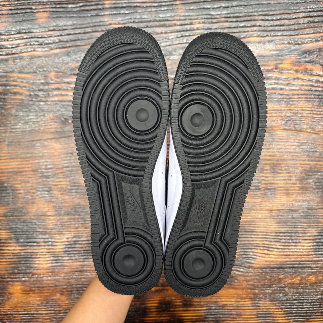 FQ4296101 AF1 LOW WHITE BLACK OUTSOLE DS