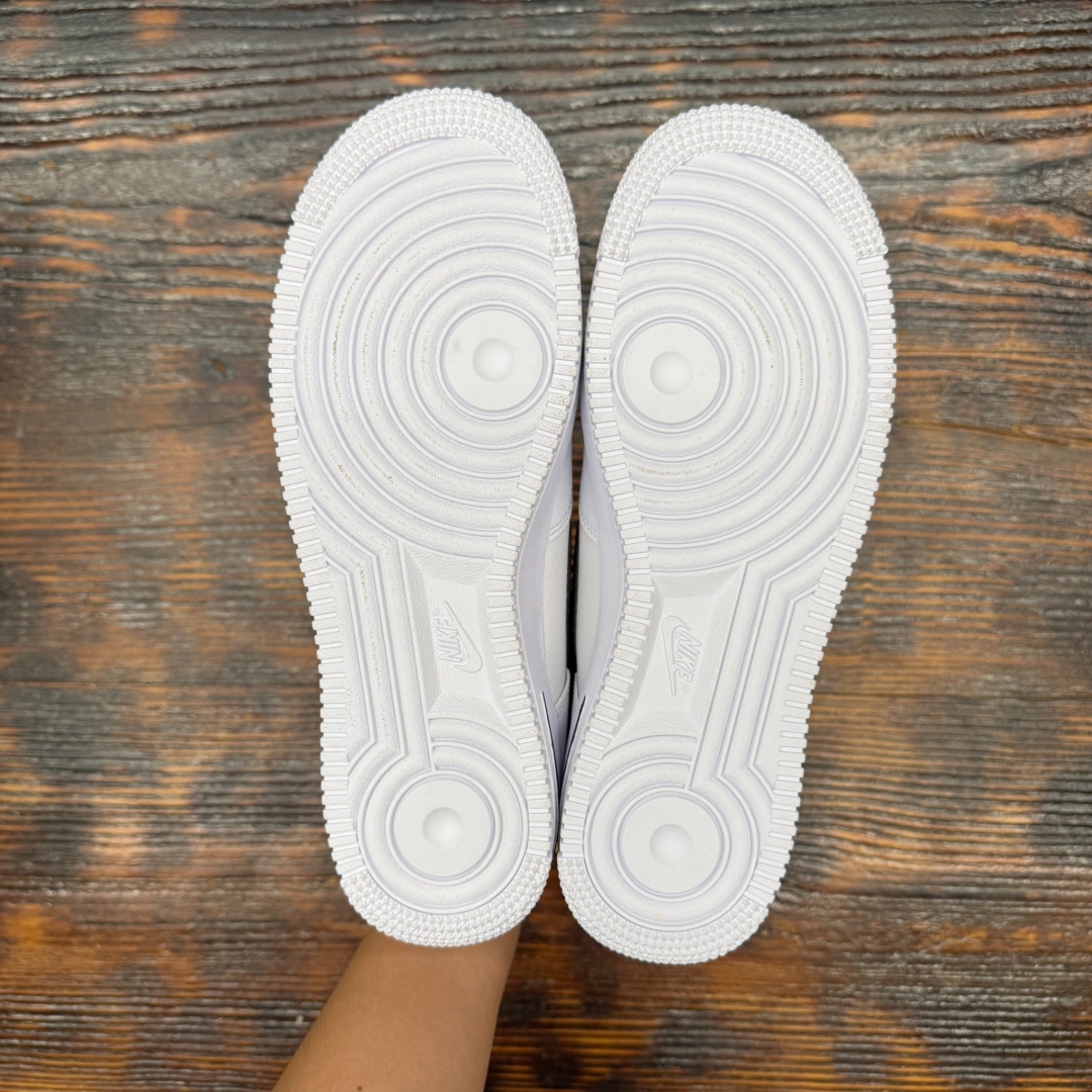 HV9509100 AF1 LOW WHITE BLACK BRIGHT CRIMSON DS