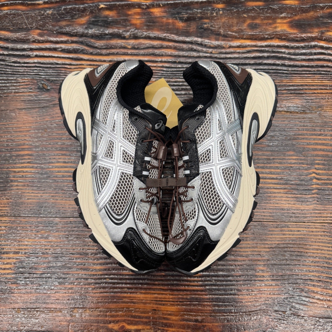 1203A716 ASICS KAHANA TR V4 SILVER BLACK DS FB