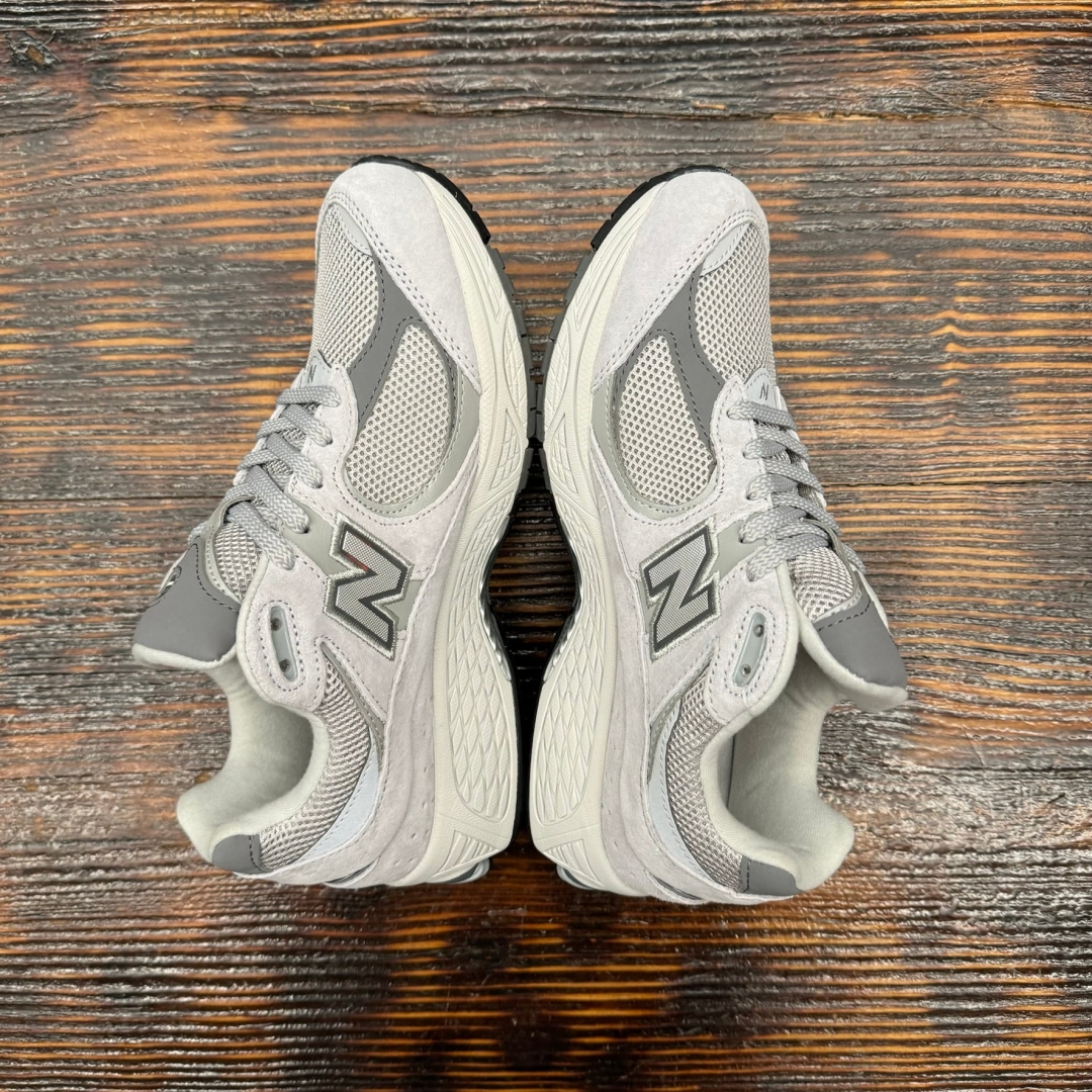 ML2002R0 NEWBALANCE 2002 GREY DS FB