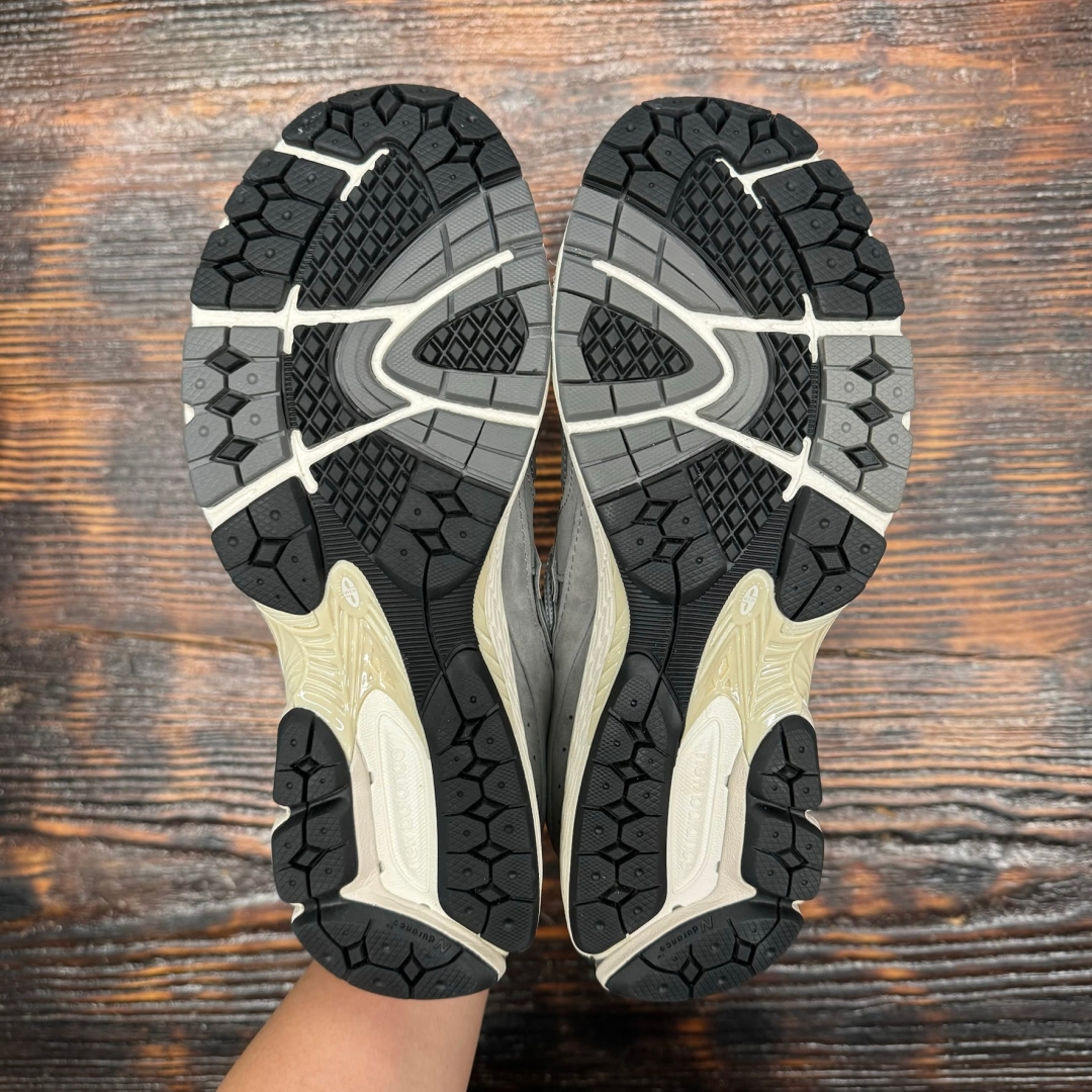 M2002RNM NEWBALANCE 2002 SHADOW GREY DS FB