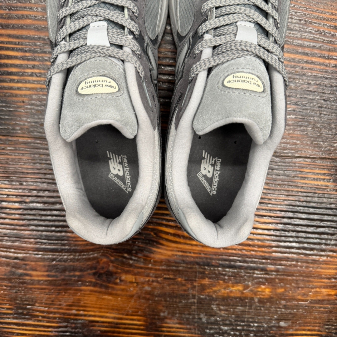 U2002RTF NEWBALANCE 2002 CASTLEROCK DS FB