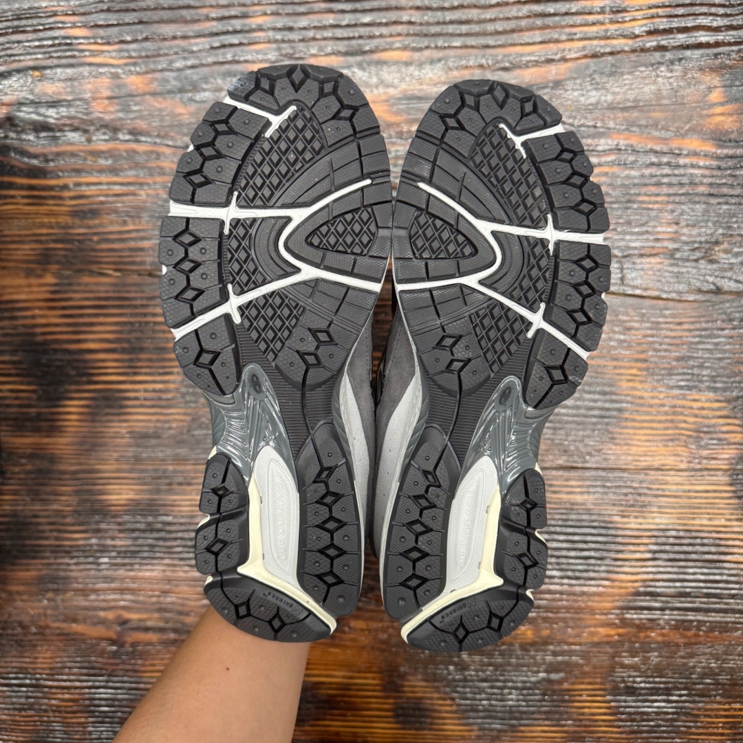 U2002RTF NEWBALANCE 2002 CASTLEROCK DS FB