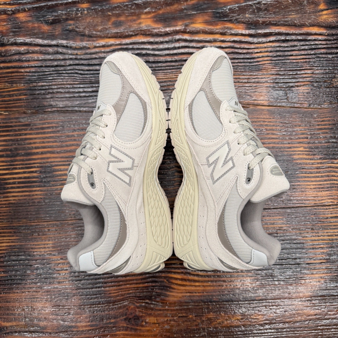 U2002RBE NEWBALANCE 2002 TIMBERWOLF DS FB - 42