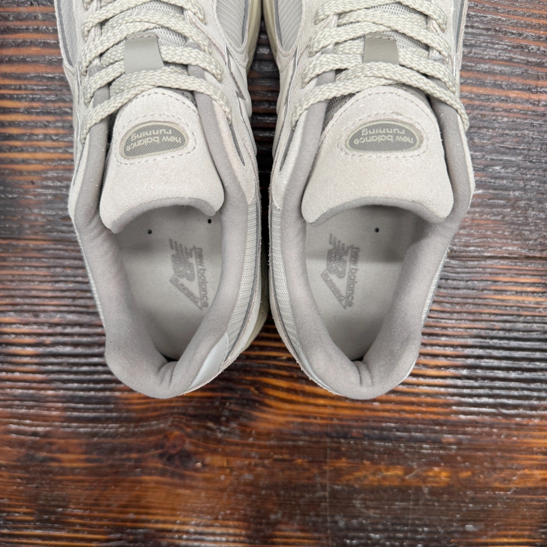 U2002RBE NEWBALANCE 2002 TIMBERWOLF DS FB - 42