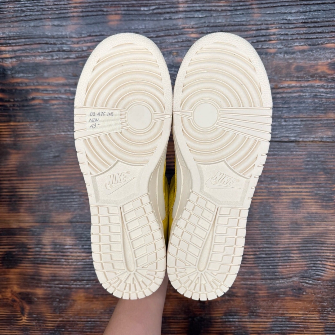 DU476 - DUNK LOW LX BANANA DS FB - 43