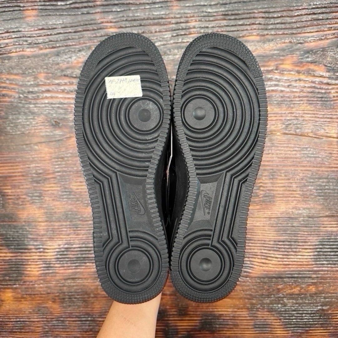 AF2774 - AF1 LOW BLACK X SUPREME DS FB -