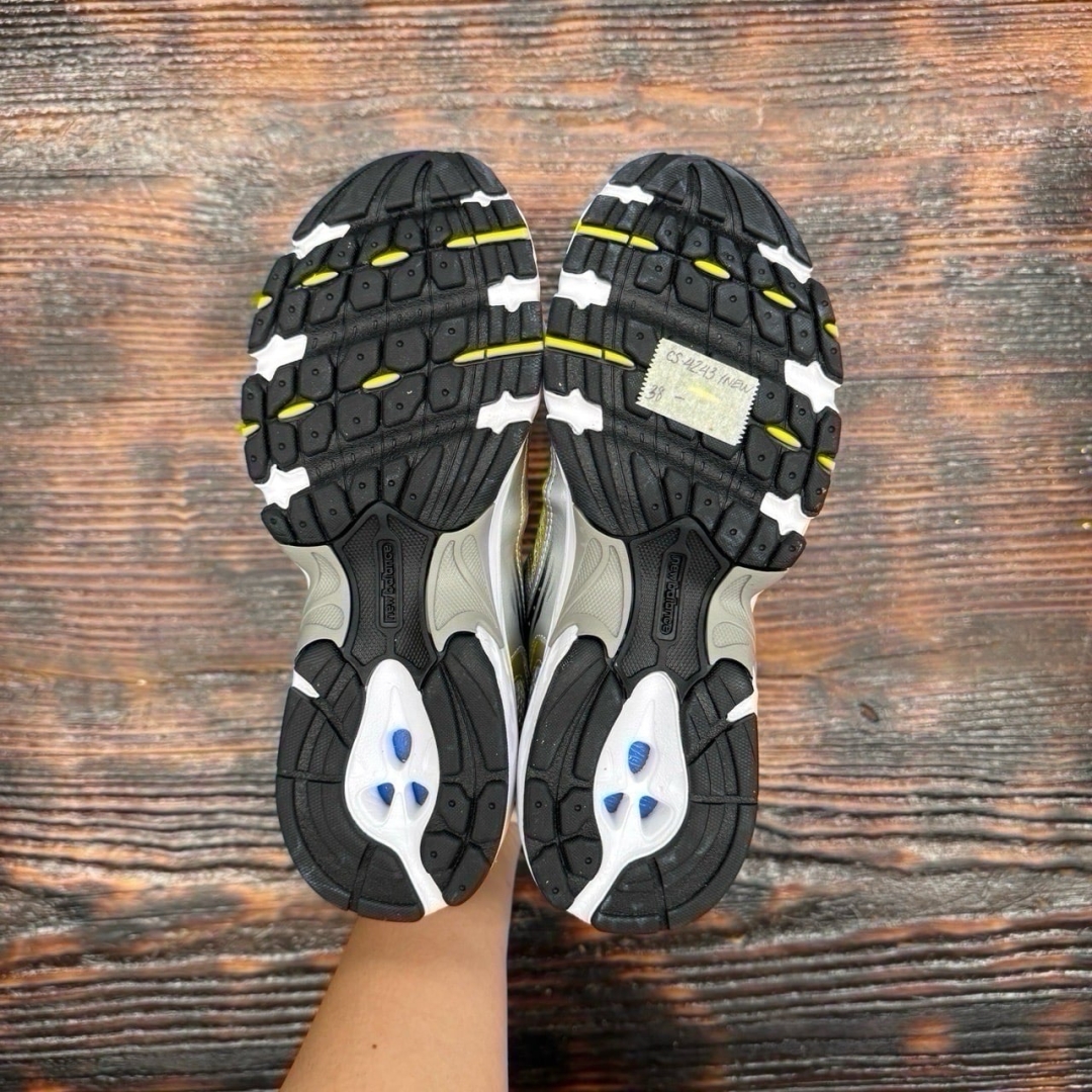 CS4243 - NEWBLANCE 530 RUNNING SILVER YELLOW DS - 38