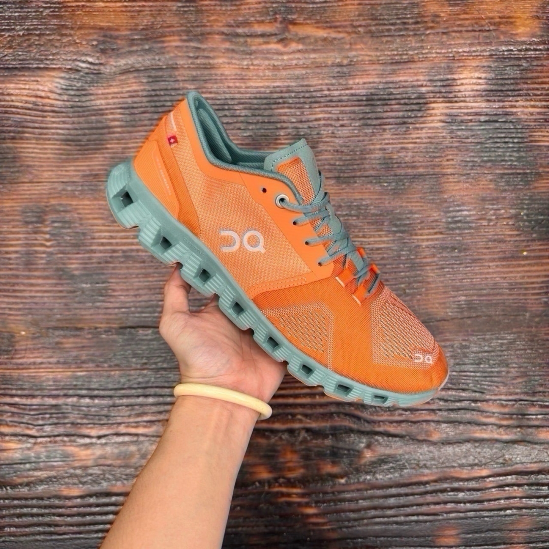 CS4250 - ON CLOUD X ORANGE - 42