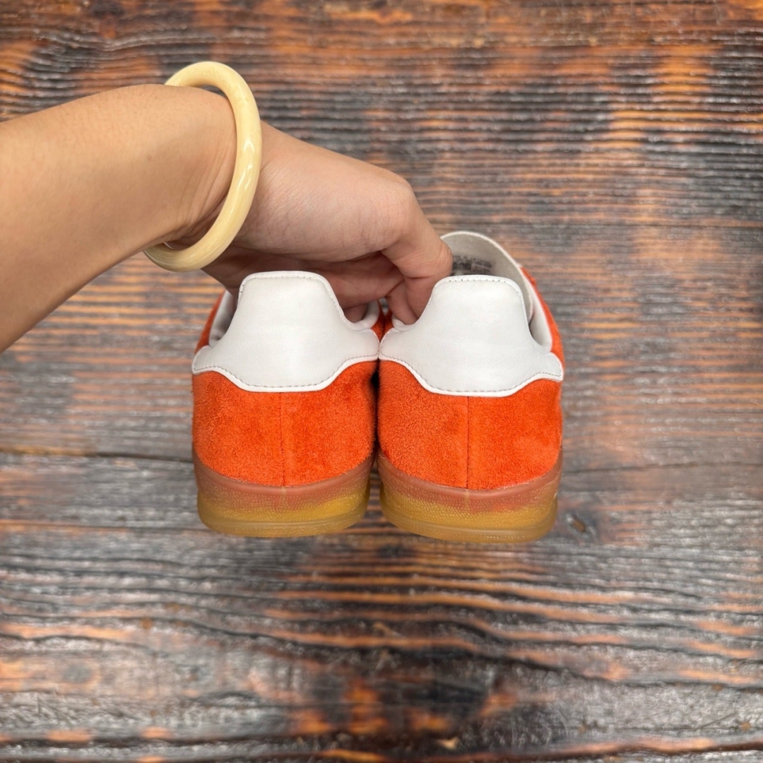 CS4293 - ADIDAS GAZELLE ORANGE GUM - 37