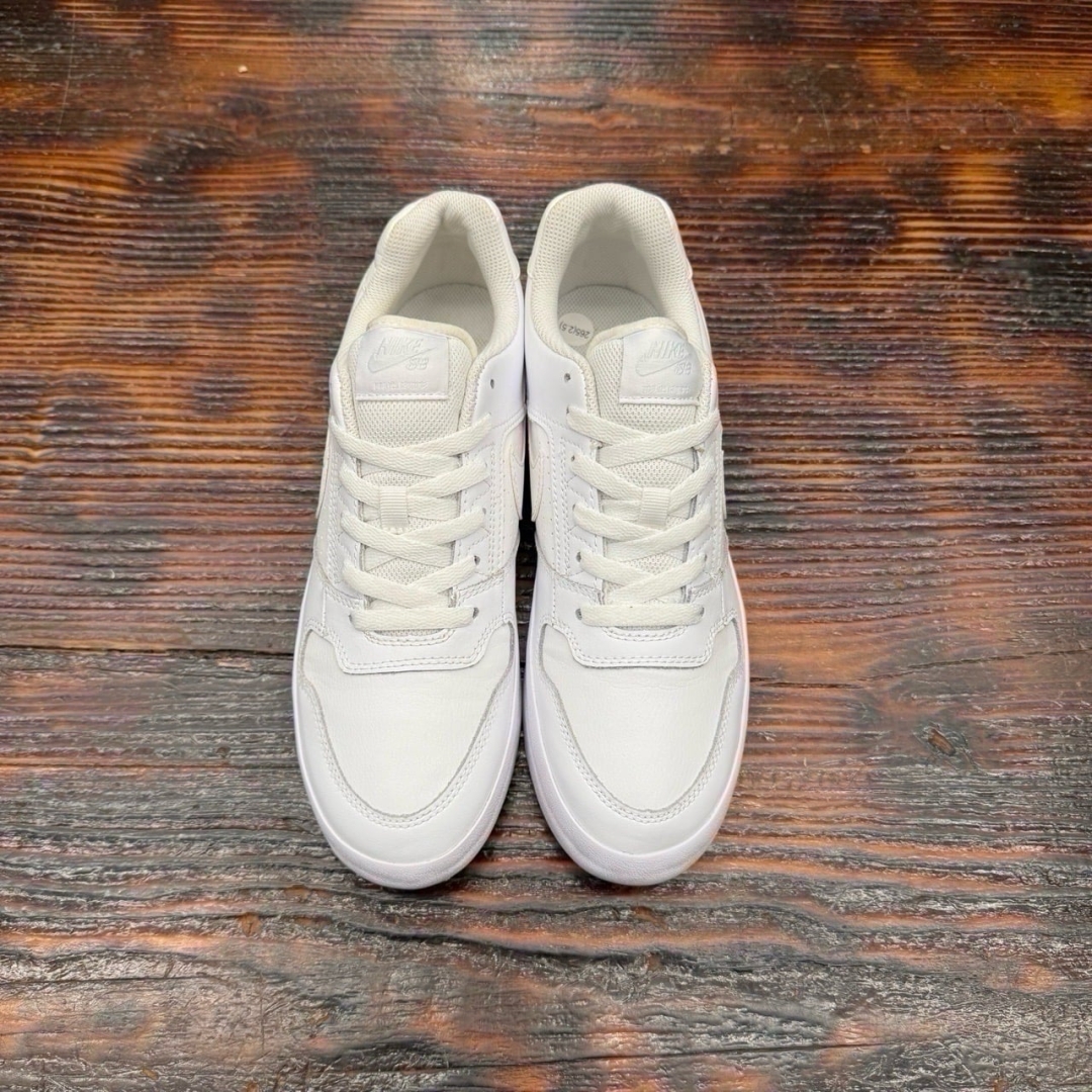 CS4305 - NIKE SB DELTA FORCE WHITE - 42