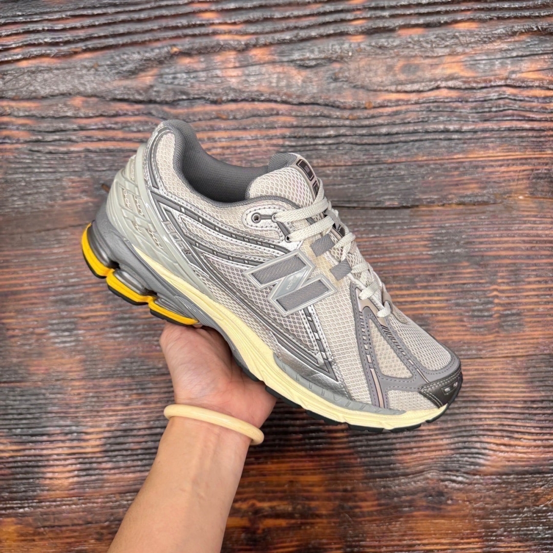 CS4317 - NEWBALANCE 1906 MOONROCK - 42,5