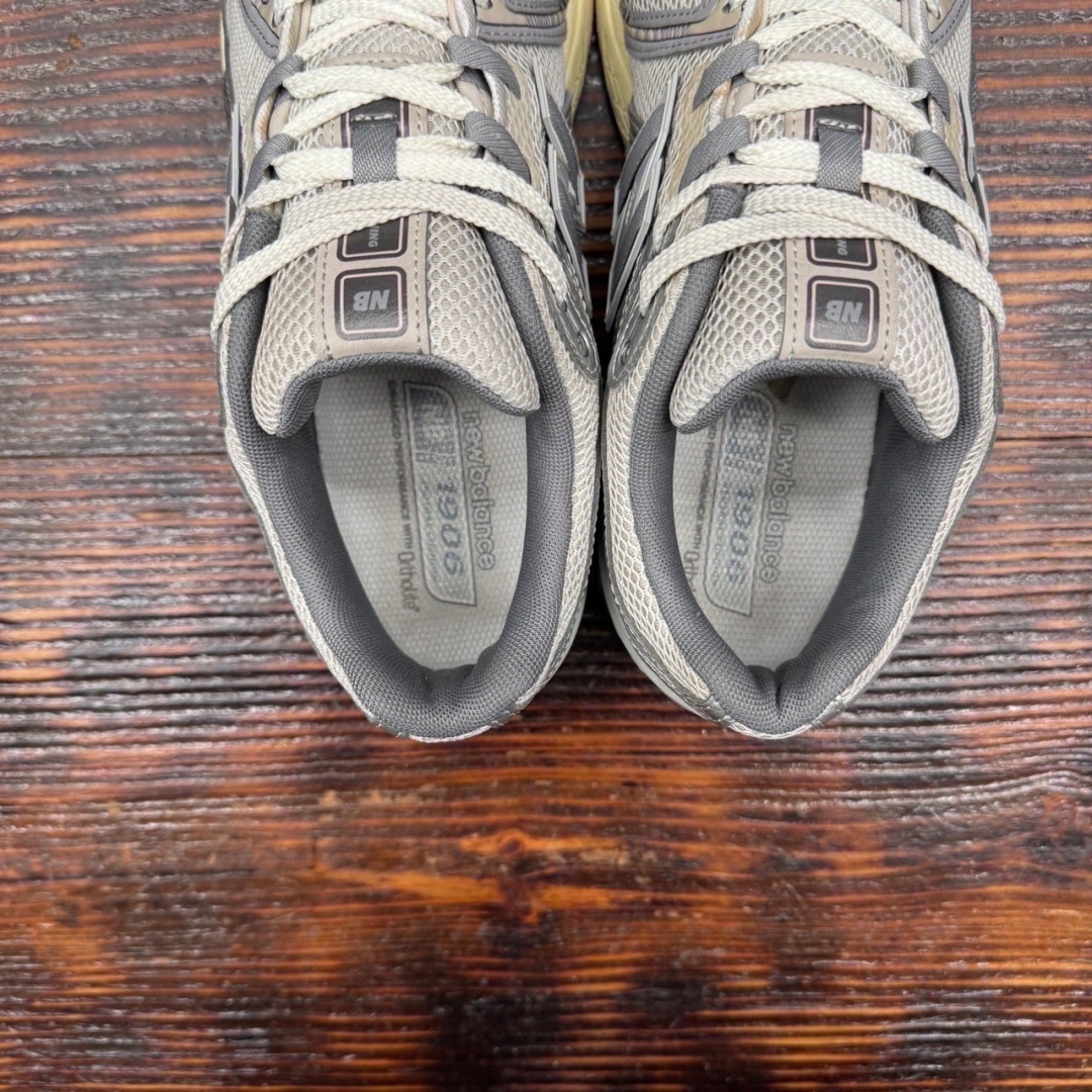 CS4317 - NEWBALANCE 1906 MOONROCK - 42,5