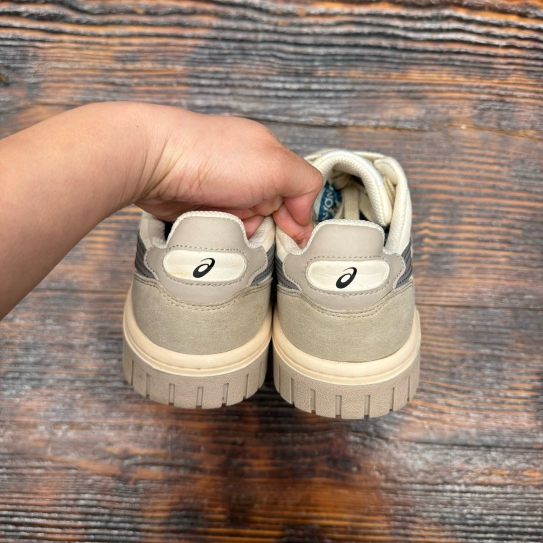 CS4325 - ASICS COURT MZ BEIGE GREY - 41,5