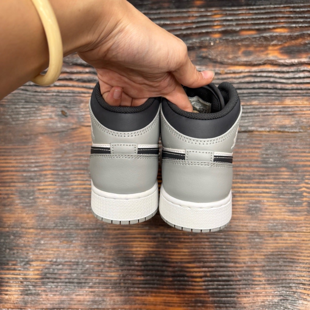 JD3230 - 1S MID LIGHT SMOKE GREY DS FB - 37,5