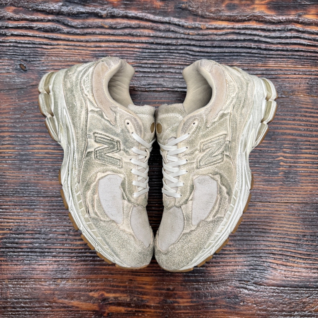 CS4342 - NEWBALANCE 2002 PROTECTION PACK DISTRESSED - 42