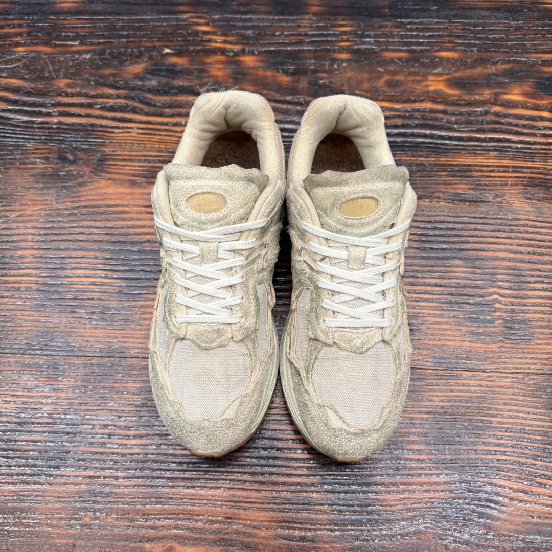 CS4342 - NEWBALANCE 2002 PROTECTION PACK DISTRESSED - 42