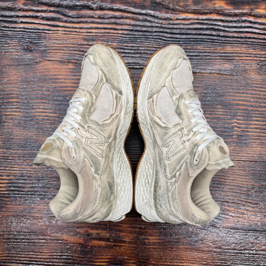 CS4342 - NEWBALANCE 2002 PROTECTION PACK DISTRESSED - 42