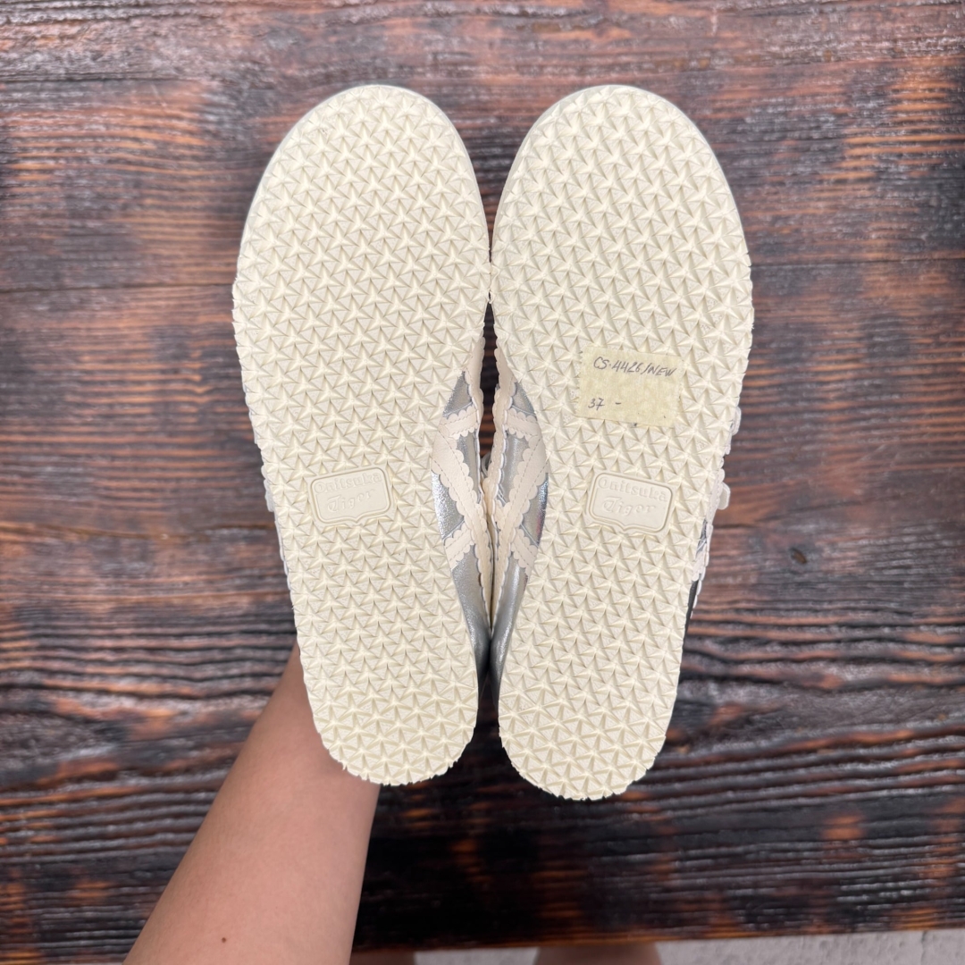 CS4426 - ONITSUKA TIGER MEXICO 66 BALLET SILVER DS - 37