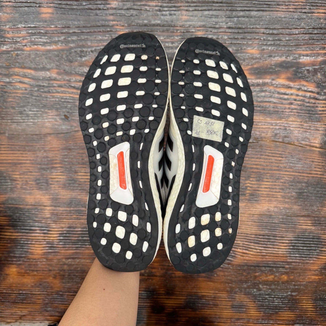 CS4738 - ADIDAS ULTRABOOST 5.0 WHITE BLACK - 41