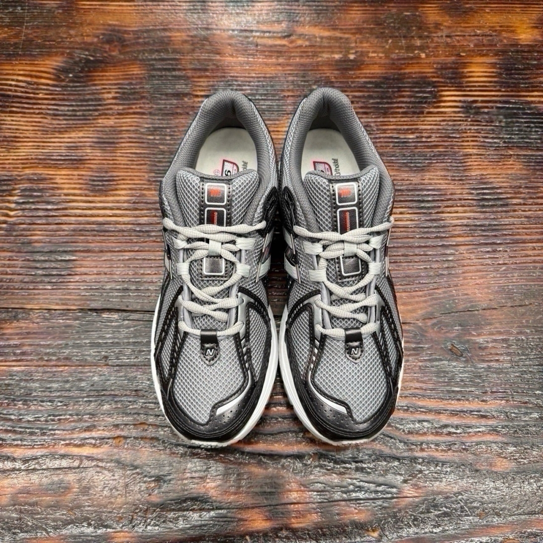 U1906RCO NEWBLANCE 1906 BLACK METALLIC URGENT RED SLATE DS FB - 41,5