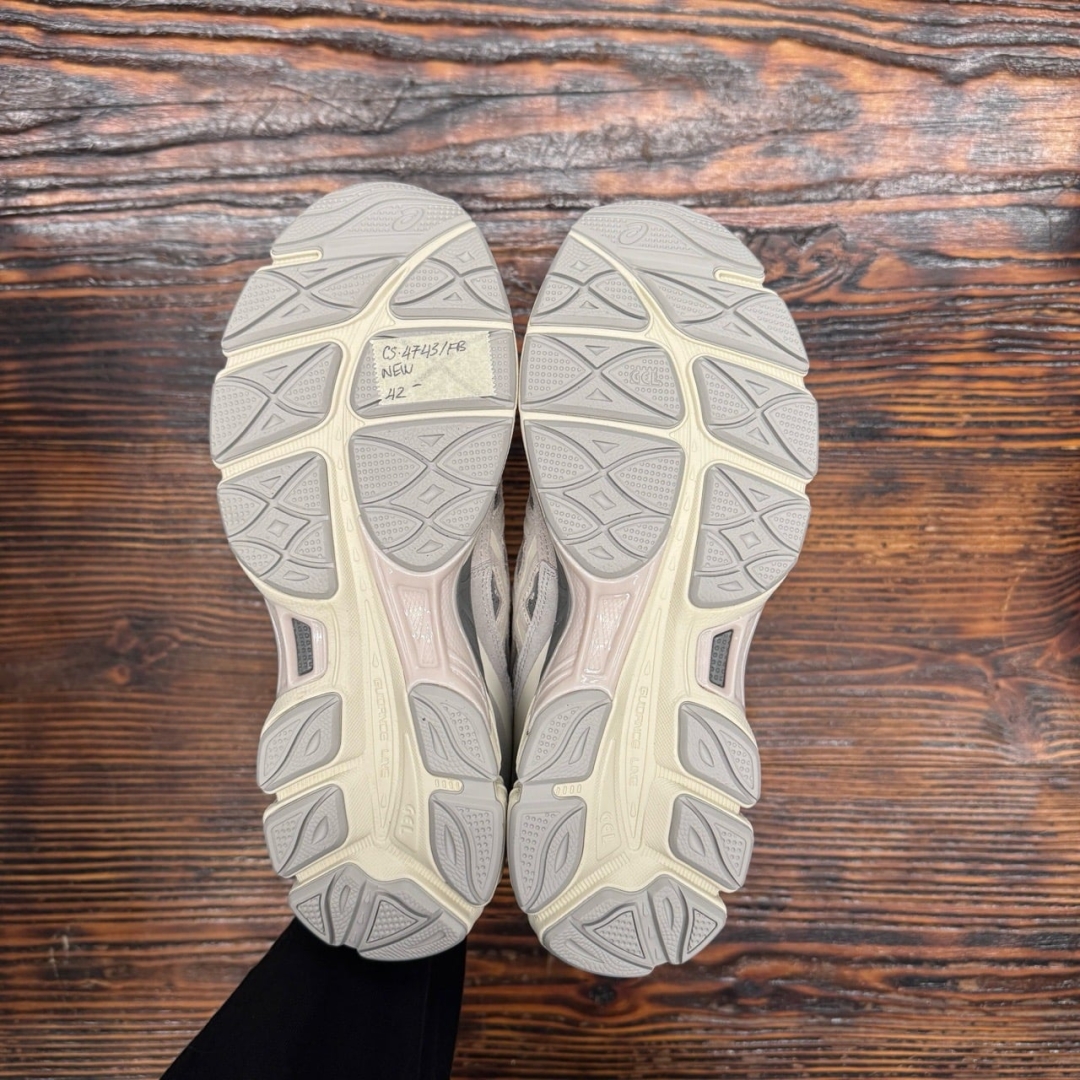 CS4743 - ASICS GEL NYC CREAM OYSTER GREY DS FB - 42