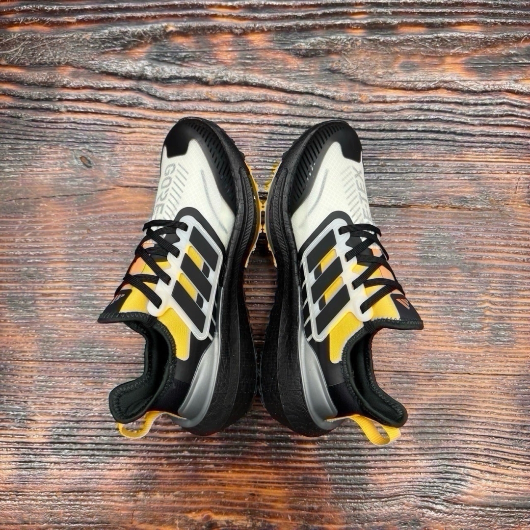 CS4749 - ULTRABOOST GORE-TEX LIGHT - 38