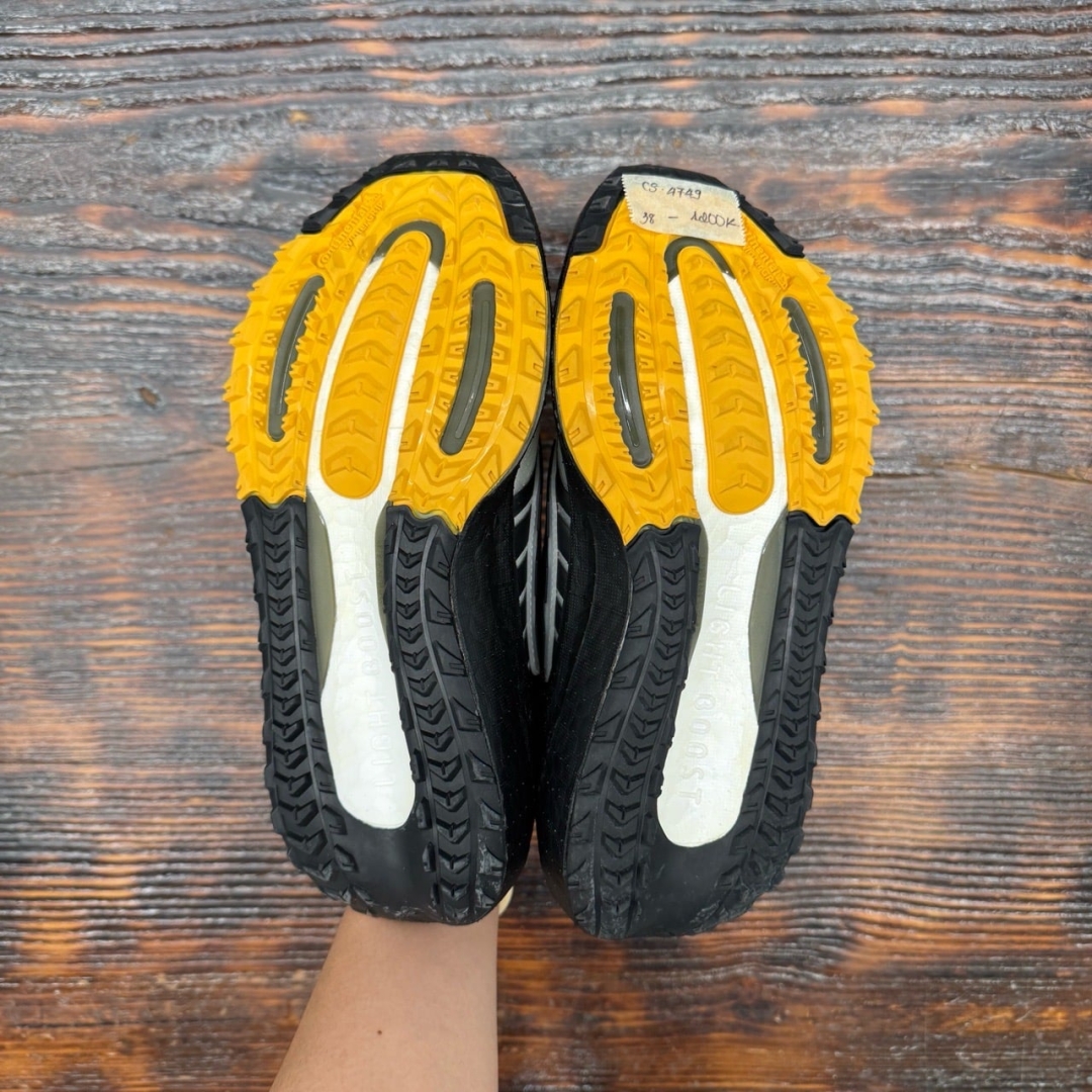 CS4749 - ULTRABOOST GORE-TEX LIGHT - 38