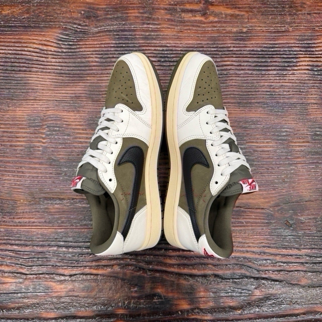 JD3339 - 1S LOW TRAVIS SCOTT MEDIUM OLIVE FB - 42,5