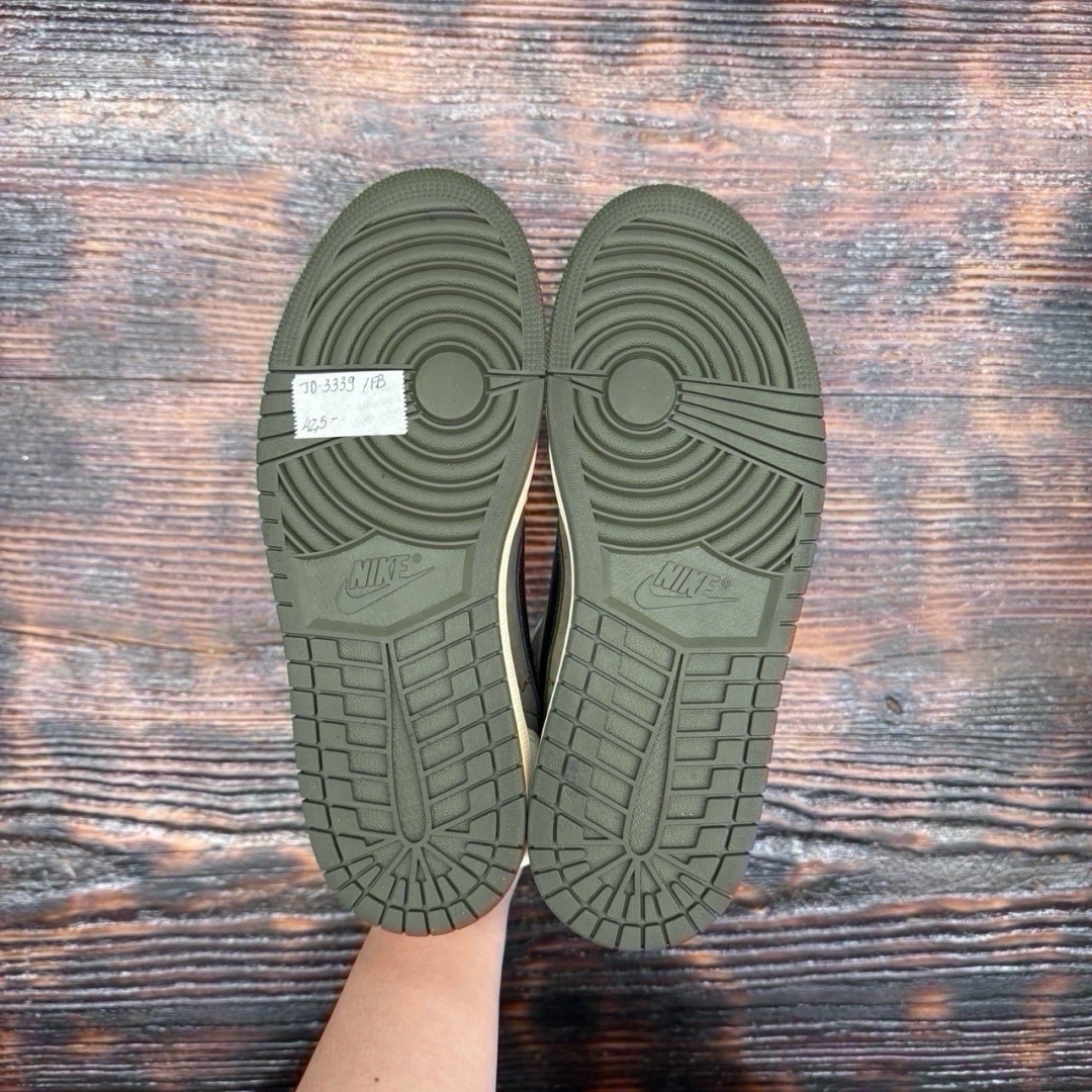 JD3339 - 1S LOW TRAVIS SCOTT MEDIUM OLIVE FB - 42,5