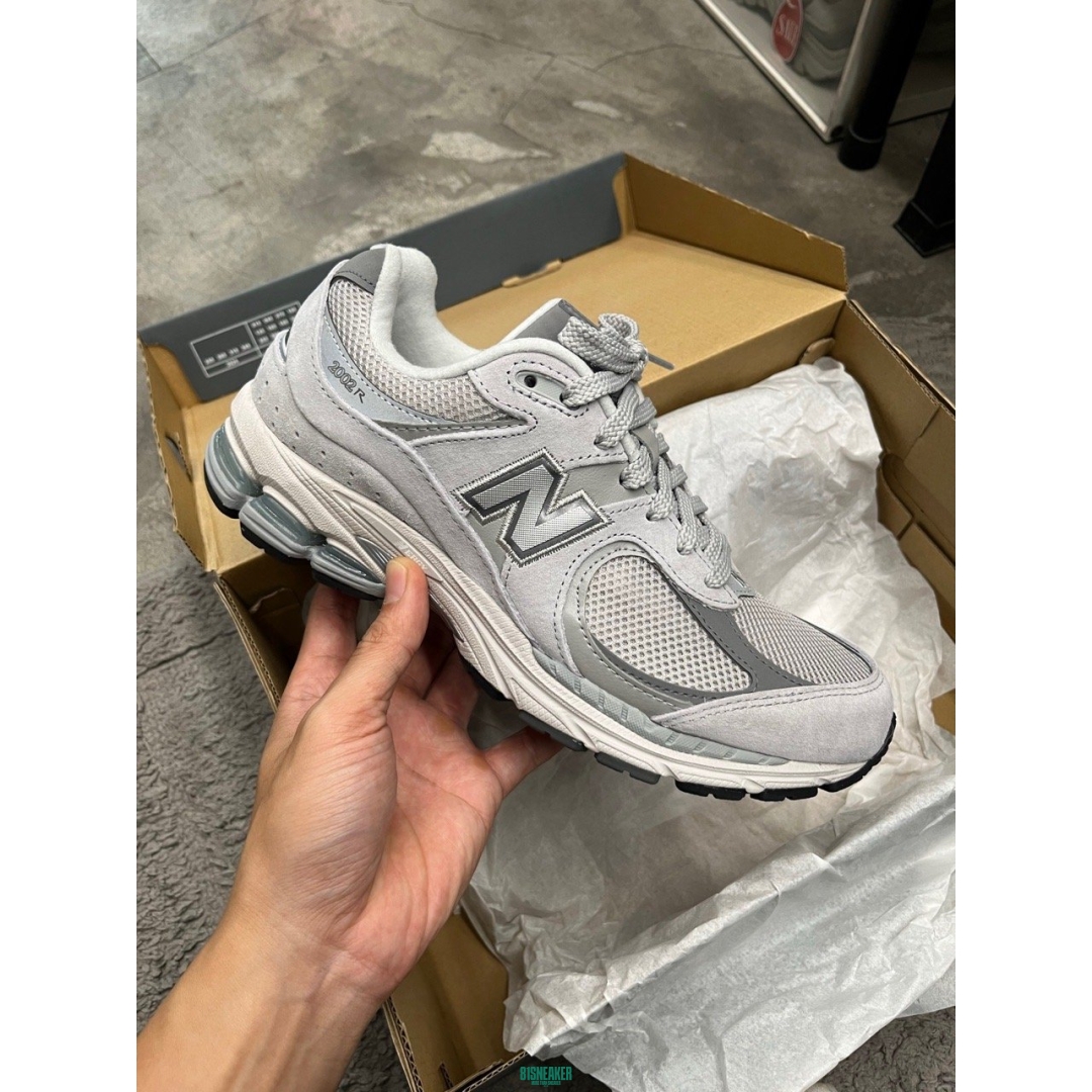 ML2002R0 NEWBALANCE 2002 GREY DS FB