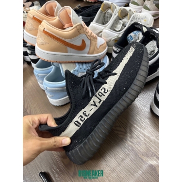CS4040 - YEZZY 350 OREO FB - 43