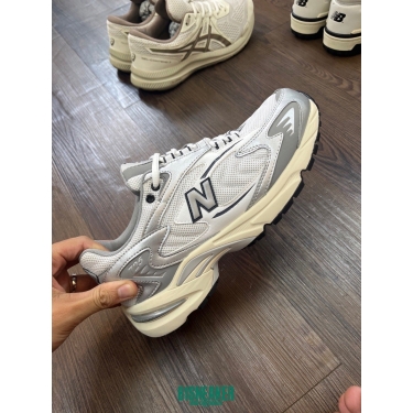 CS4053 - NEWBALANCE 725 SILVER FB - 42,5