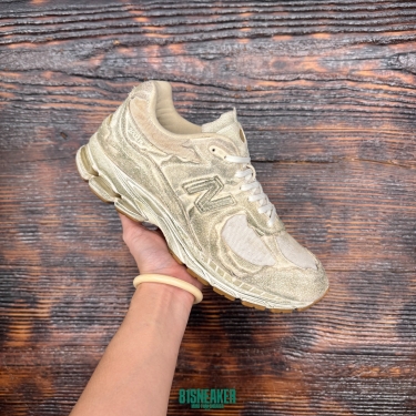 CS4342 - NEWBALANCE 2002 PROTECTION PACK DISTRESSED - 42